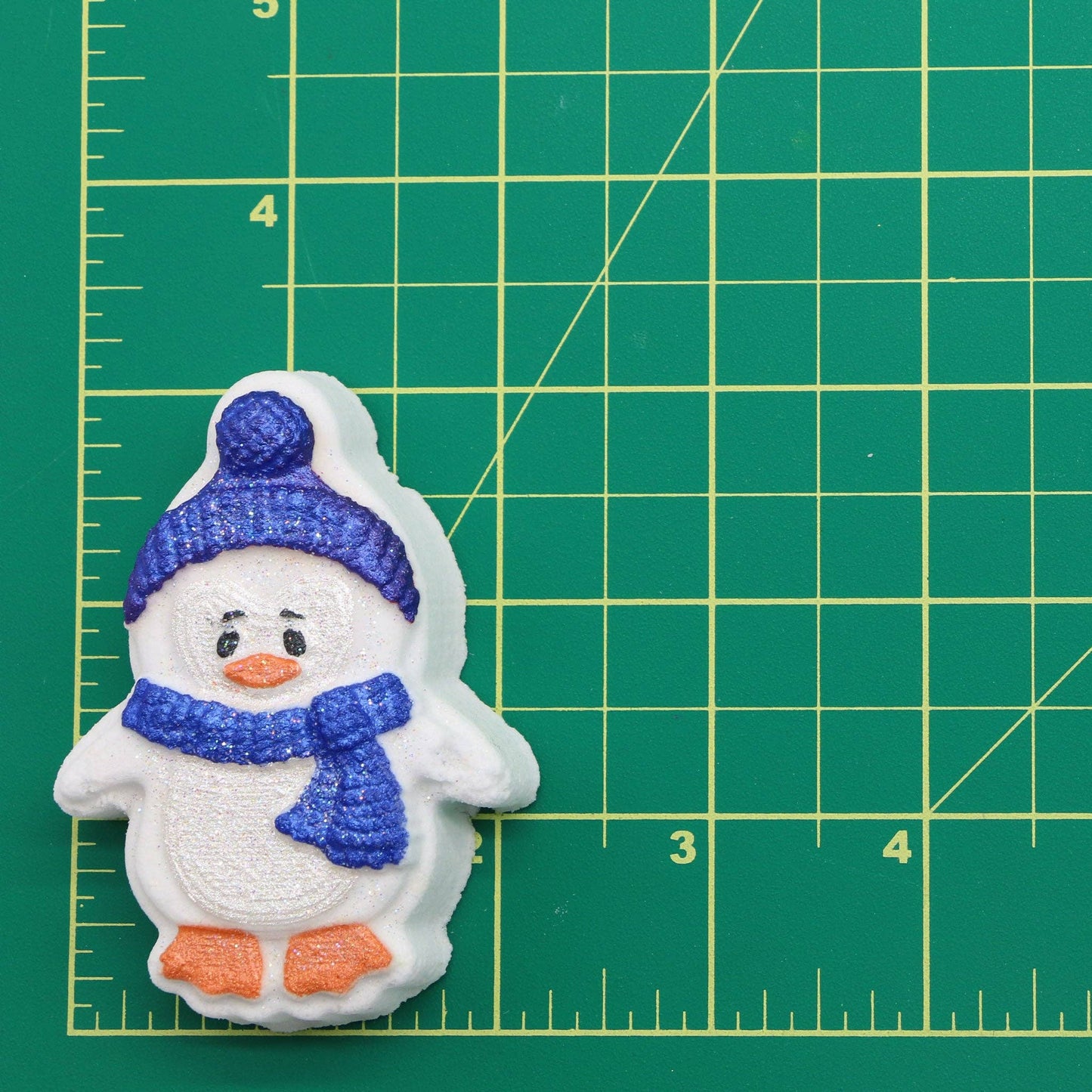 The Bomb Bar - Christmas - Mini Penguin With Toque