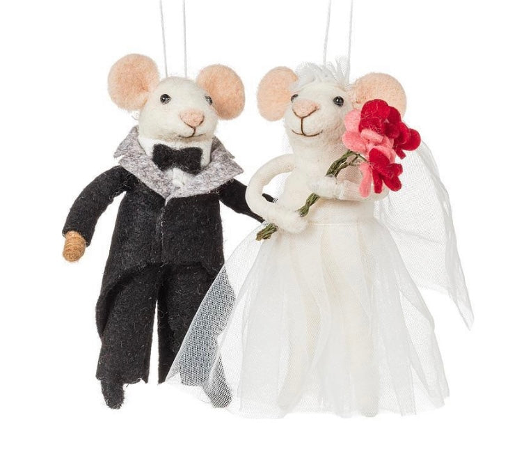 Bride Mouse Ornament with Flowers