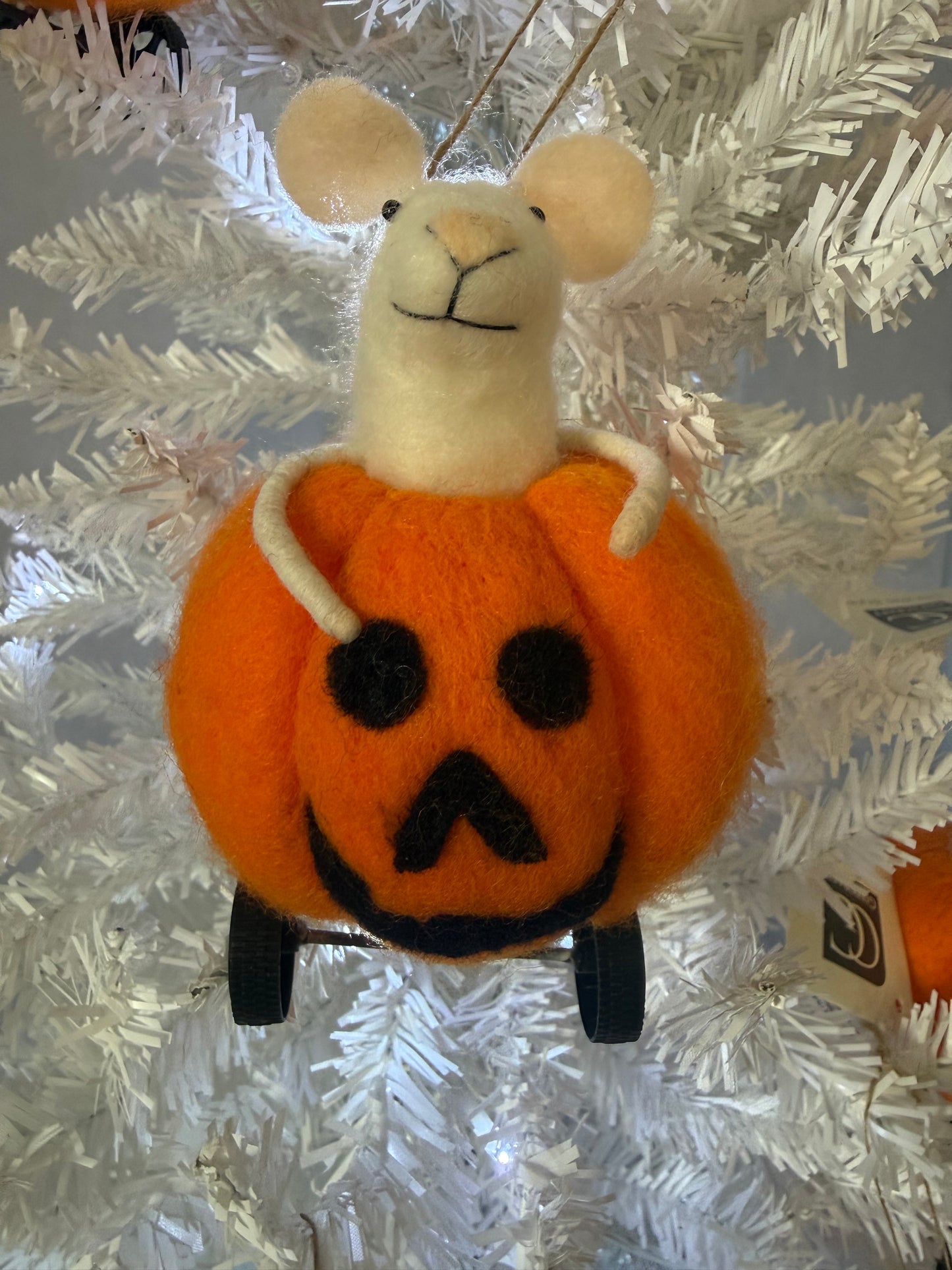 Mouse & Pumpkin Design Table Figurine with Hanger