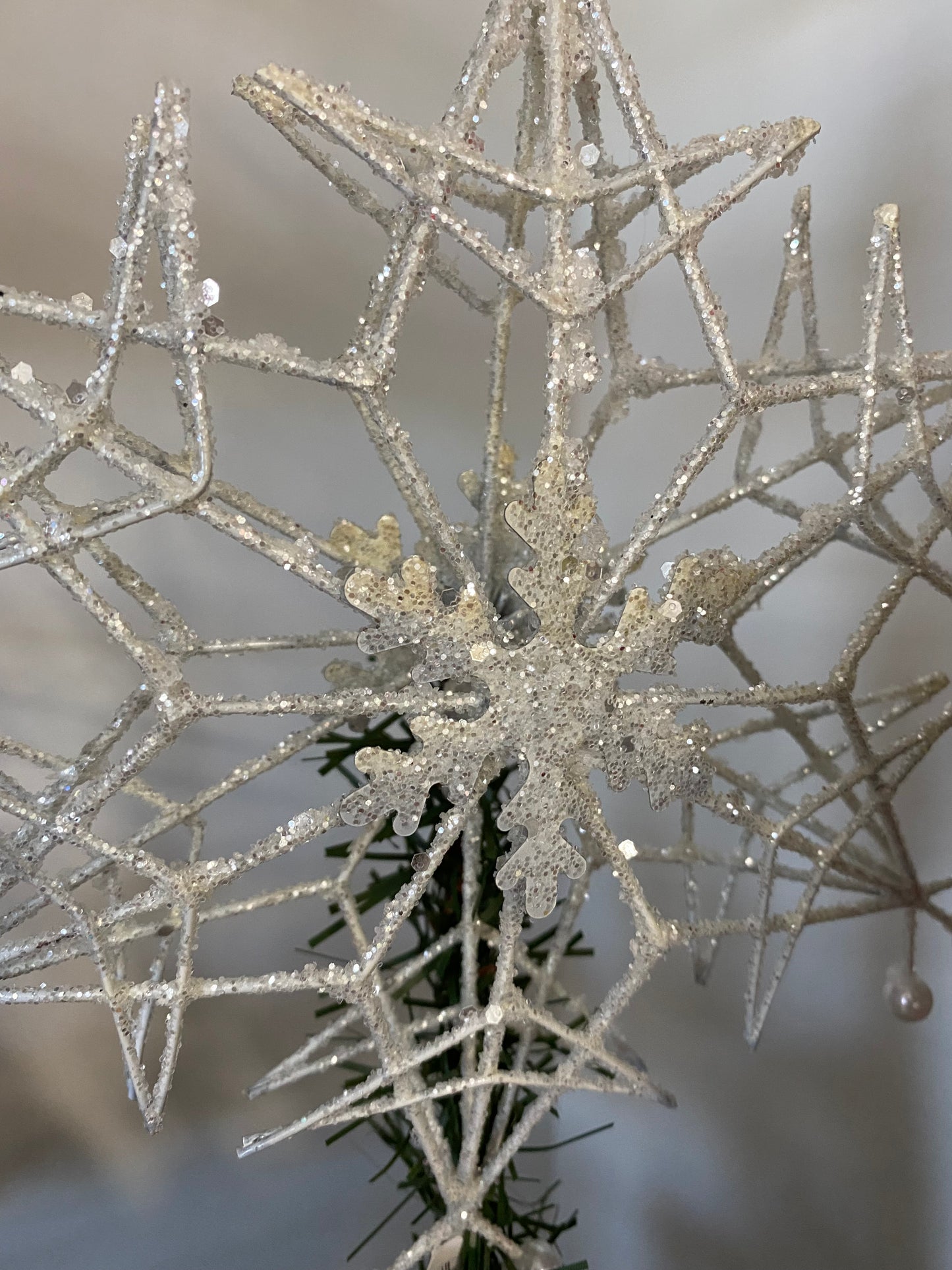 Star Tree Topper with Glitter and Pearls on Tips