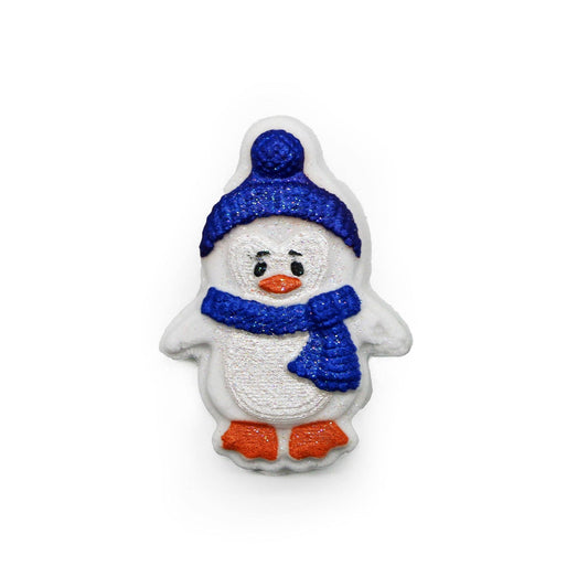 These Christmas Mini Penguins are perfect for your holiday celebration! Not only do they smell like fresh Honeydew and Grape, they also come with their own festive toque! So bath in Christmas cheer and enjoy the scent of the season with these adorable little penguins! Honeydew & Grape Fragrance Ingredients Sodium Bicarbonate, Citric Acid, Zea Mays, Skim Milk Powder, Non-GMO Canola Oil, Aqua, Parfum, PD&C Colour