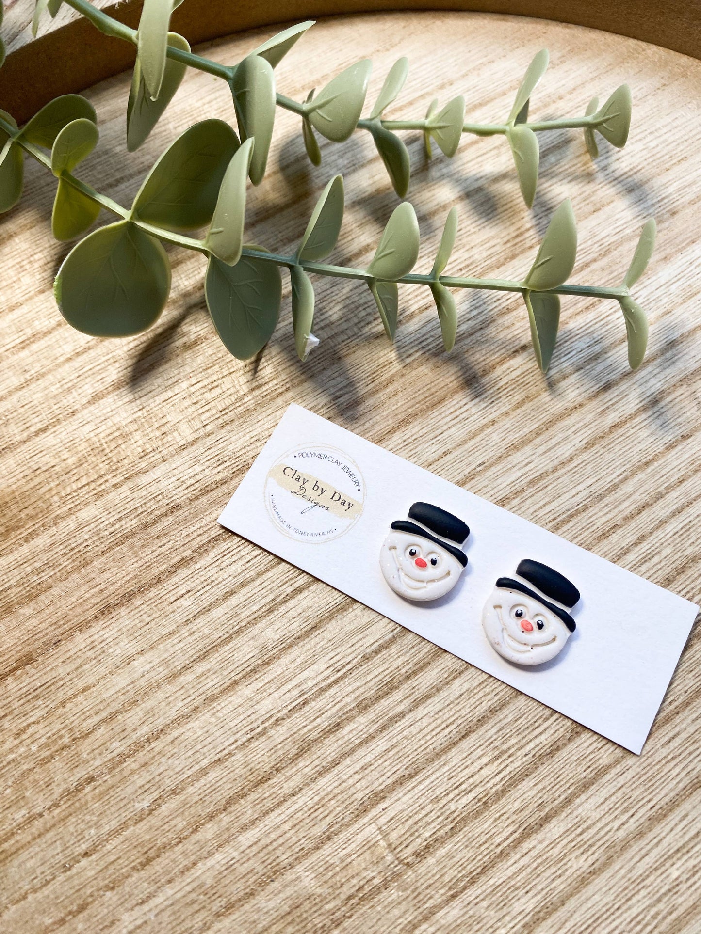 Frosty Snowman Stud Earring - Christmas polymer clay 