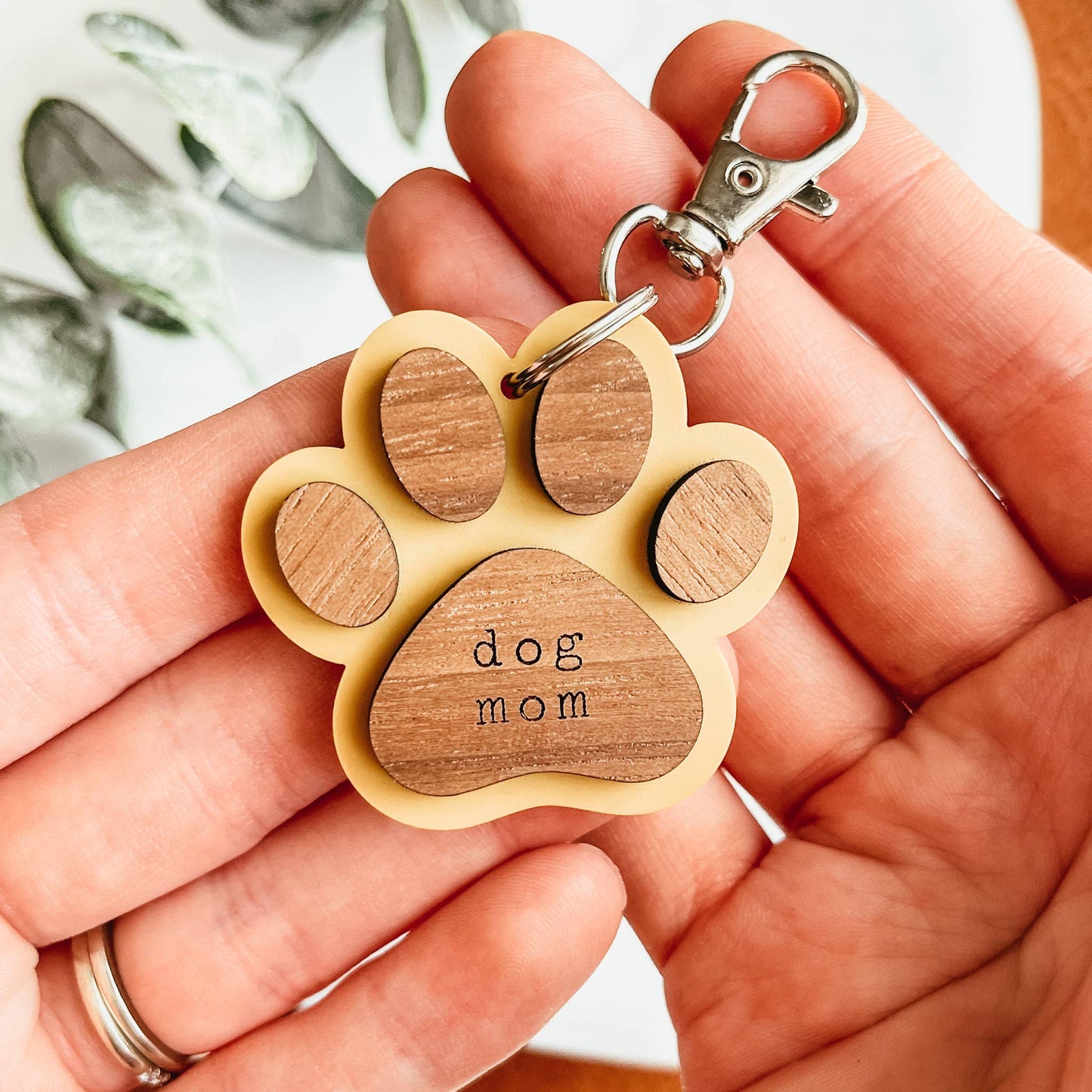 Knotty Design Co. - Dog Mom Wood And Acrylic Keychain: Maple (Light) / Blush Nude