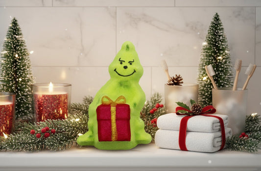 Forget the Grinch, meet the Grumpus! This Christmas, gift yourself (or someone else) a bath bomb with a twist. Enjoy the refreshing lemon grape fragrance while soaking in some holiday cheer. Perfect for a relaxing winter evening. (Only 1 exclamation point - we don't want to seem too grumpy!) Lemon & Grape Fragrance Ingredients Sodium Bicarbonate, Citric Acid, Zea Mays, Milk Powder, Canola Oil, Aqua, Parfum, FD& C Colour.
Handmade in Alberta, Canada 