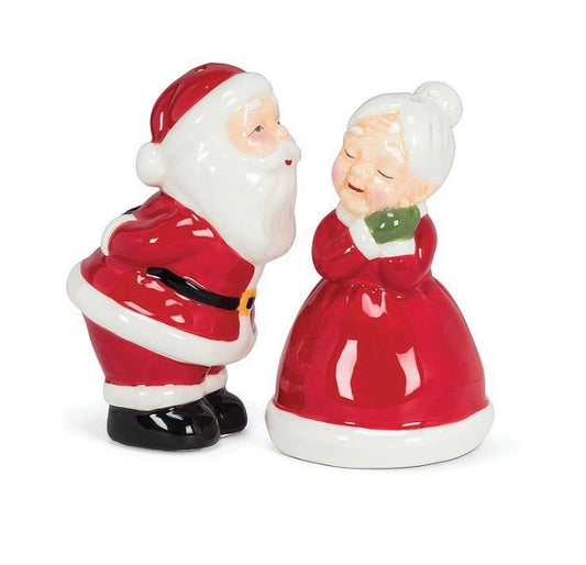 Kissing Couple Salt & Pepper Shaker