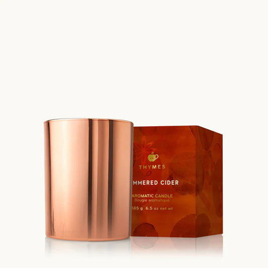 The stunning glow of this rose gold candle gives an excuse to gather round and cozy up with a simmering blend of freshly pressed apples, cardamom and hints of bourbon and malted rum. 

