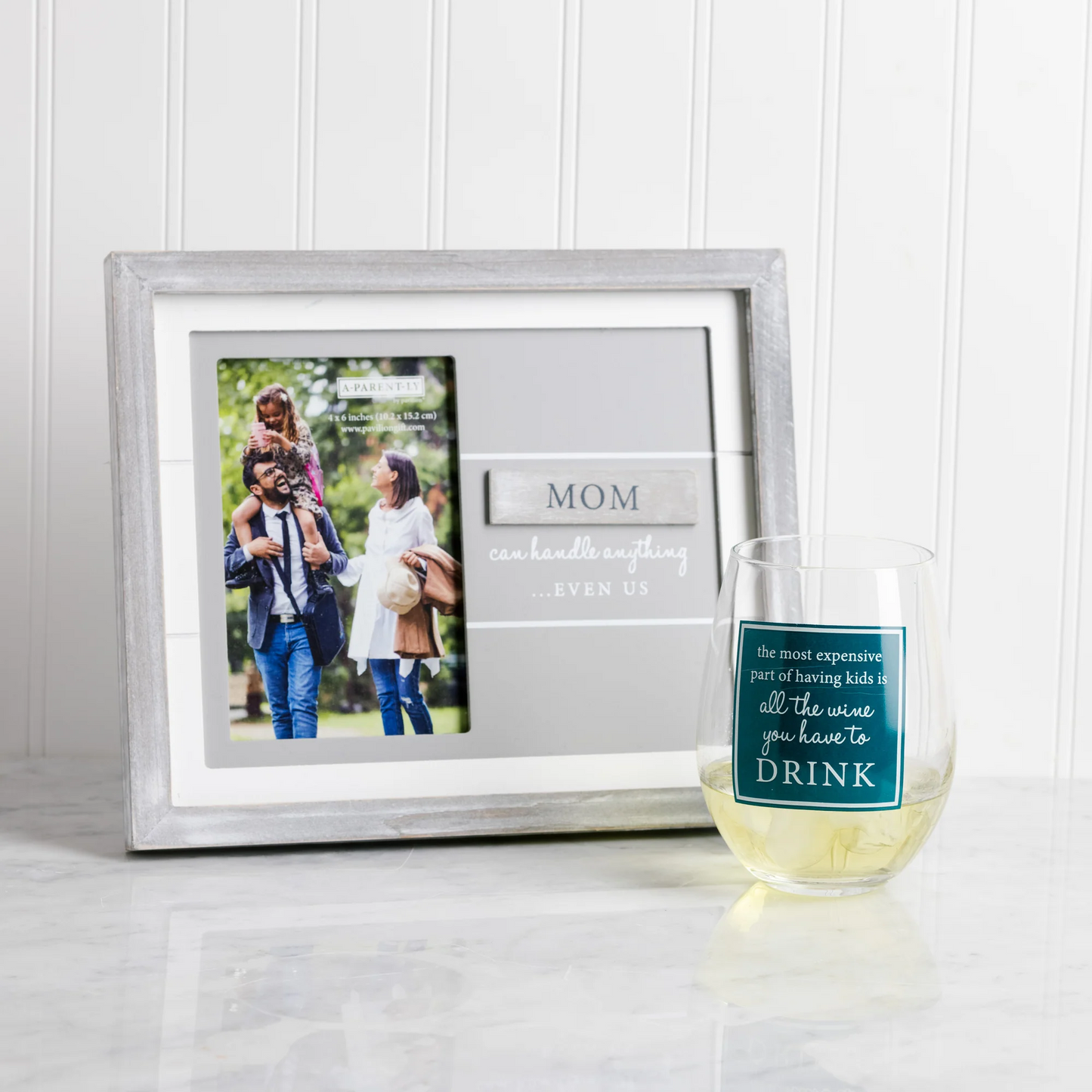 MOM 9.75" X 8.25" FRAME (HOLDS 4" X 6" PHOTO)