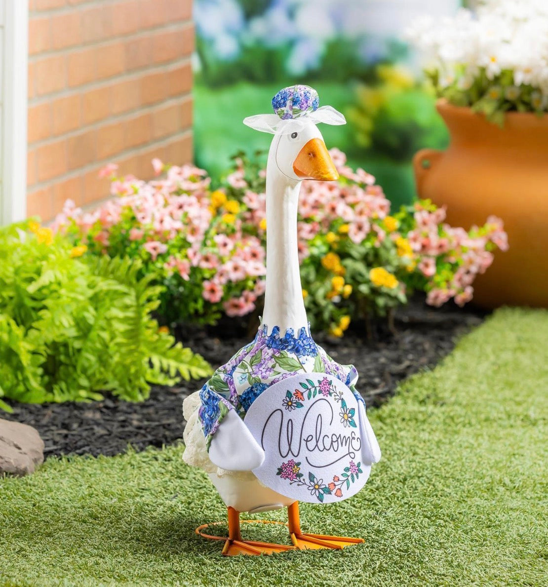Giddy the Goose Outfit, Hydrangea Happiness