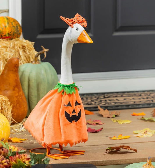Giddy The Goose, Pumpkin Poncho