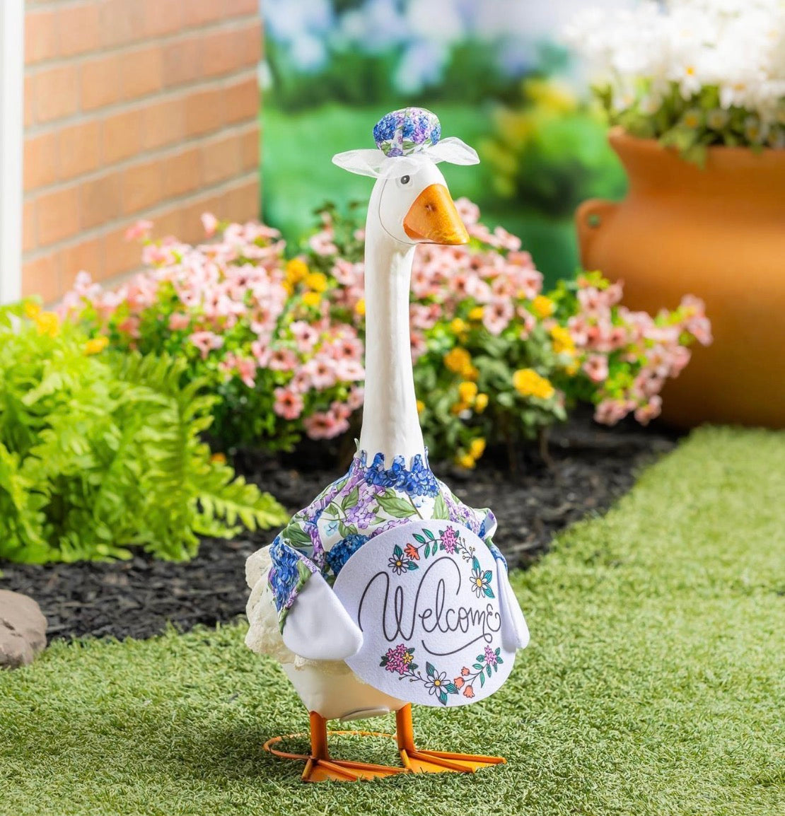Giddy the Goose Outfit, Hydrangea Happiness