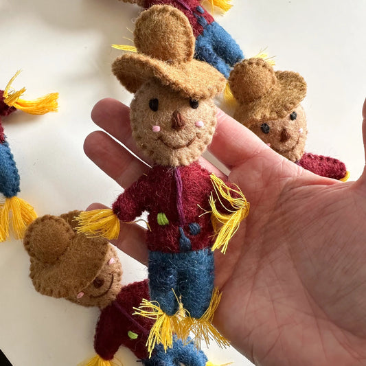 Sewing Seeds Play - One Felt Scarecrow 