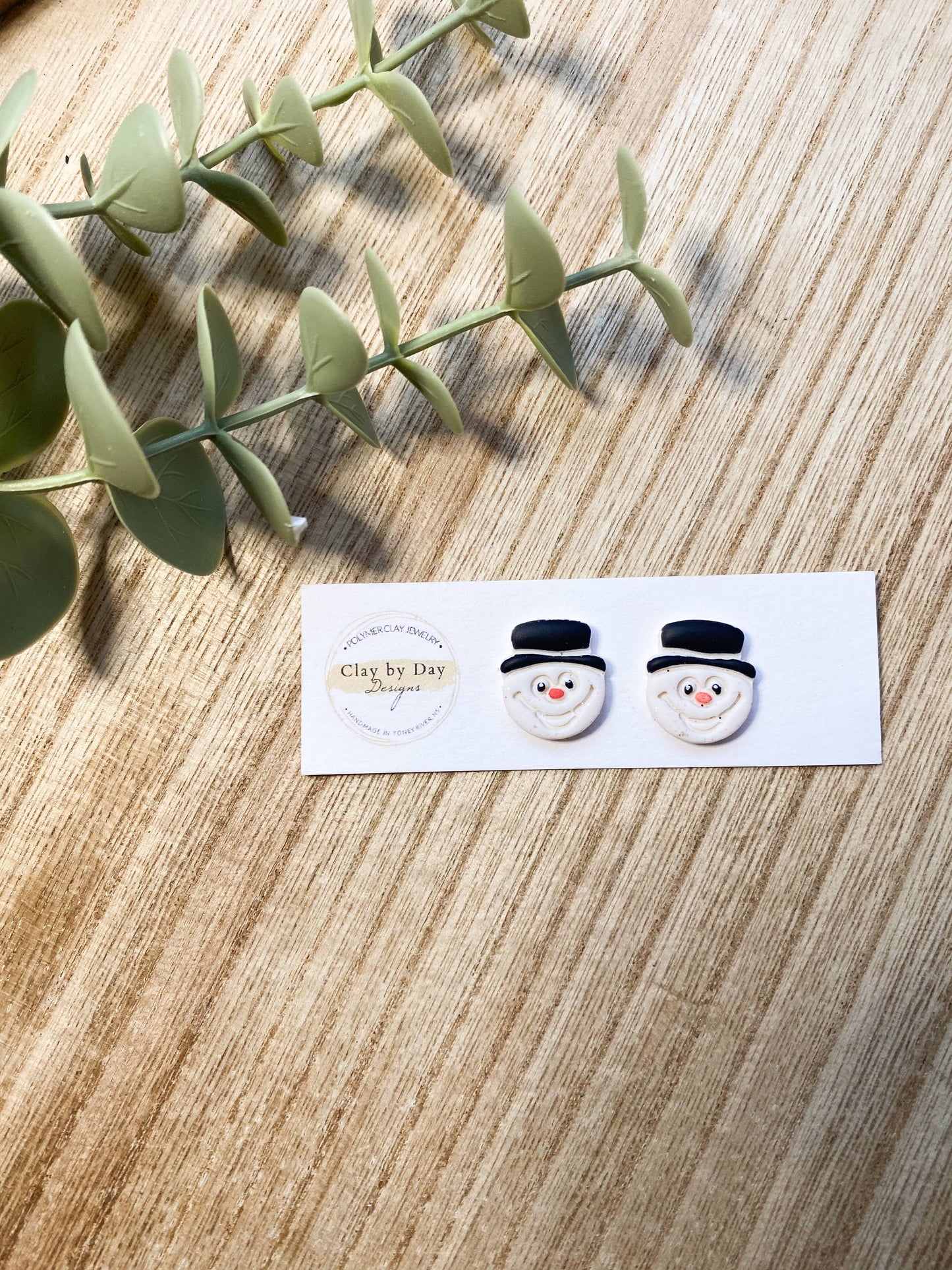Frosty Snowman Stud Earring - Christmas polymer clay 