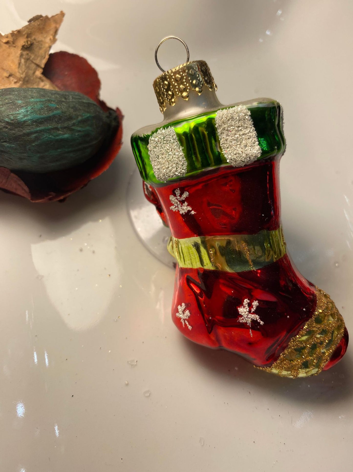 HAND PAINTED GLASS ORNAMENT CHRISTMAS STOCKING 8CM IN ACRYLIC BOX