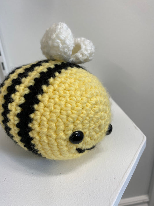 Crocheted Bee (4.5 inch Diameter )