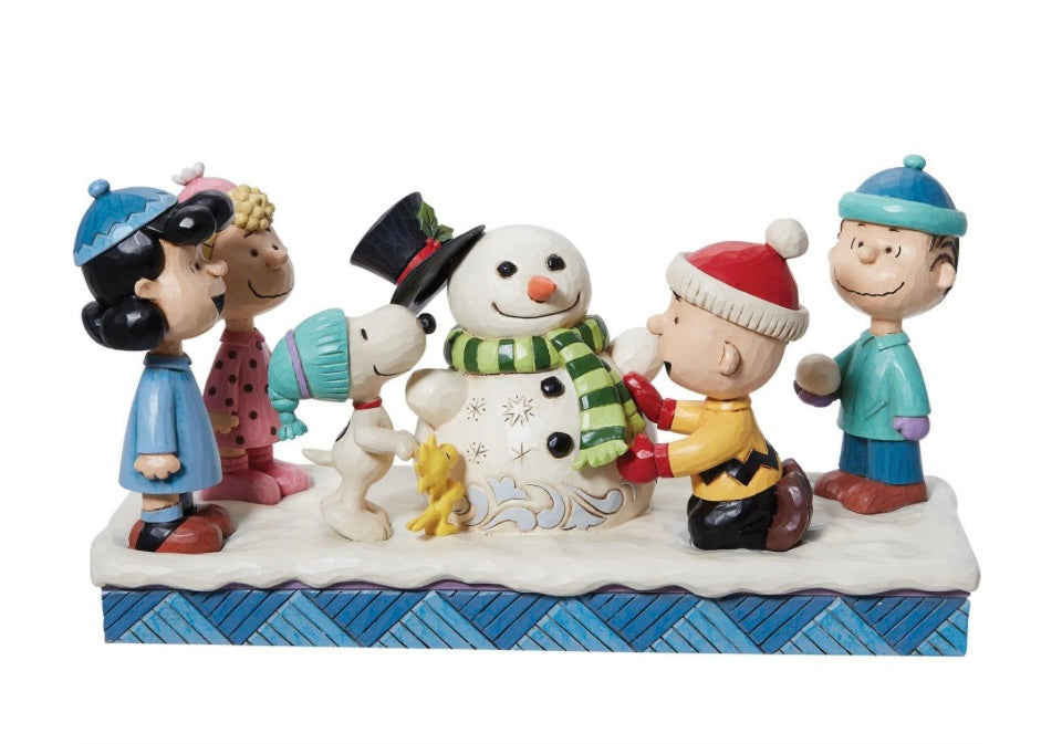 Peanuts Gang Building a Snowman